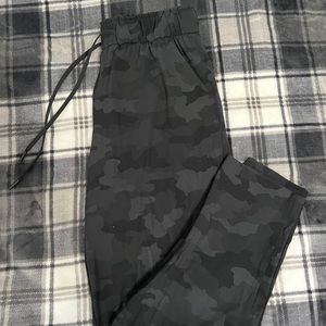 LULULEMON STRETCH 7/8 HIGH RISE PANTS